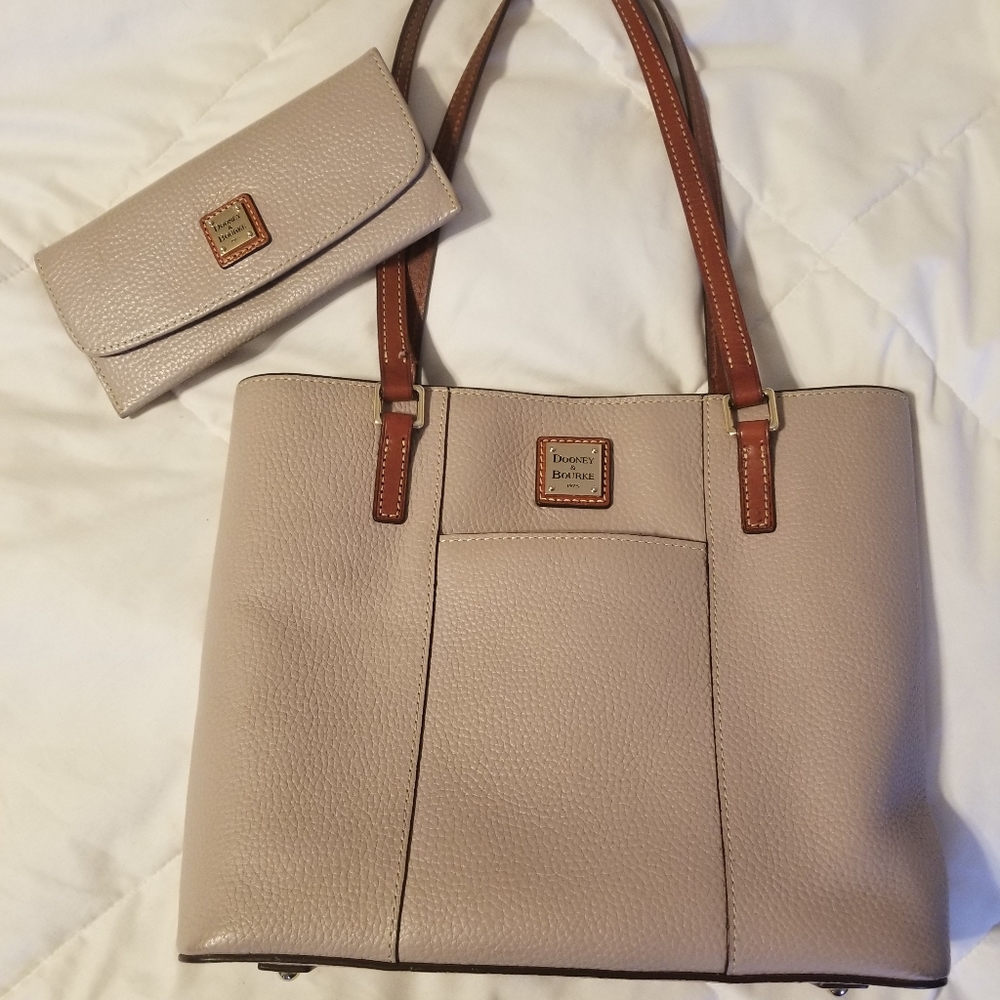 Dooney & Bourke tote and slim wallet